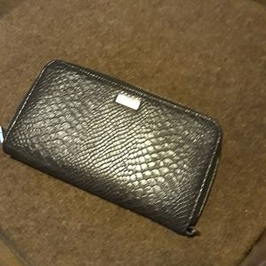 Thirty-One Zippered Clutch Wallet